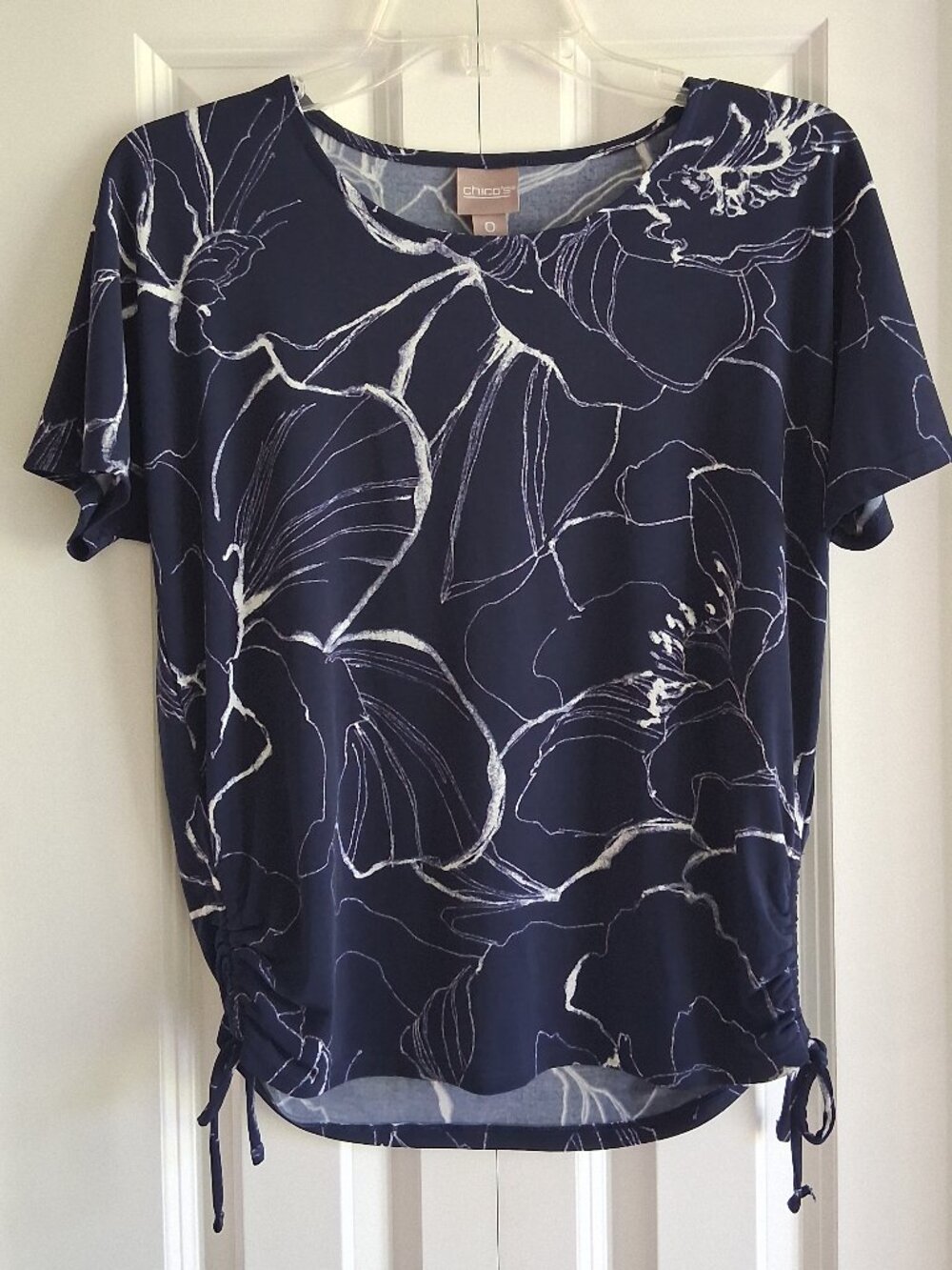 Chico's Blue & White Floral Blouse w/Tie Strings Women's Size 0 (US 4/Sm)